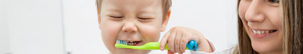 Saiba como fazer a higiene bucal do bebê